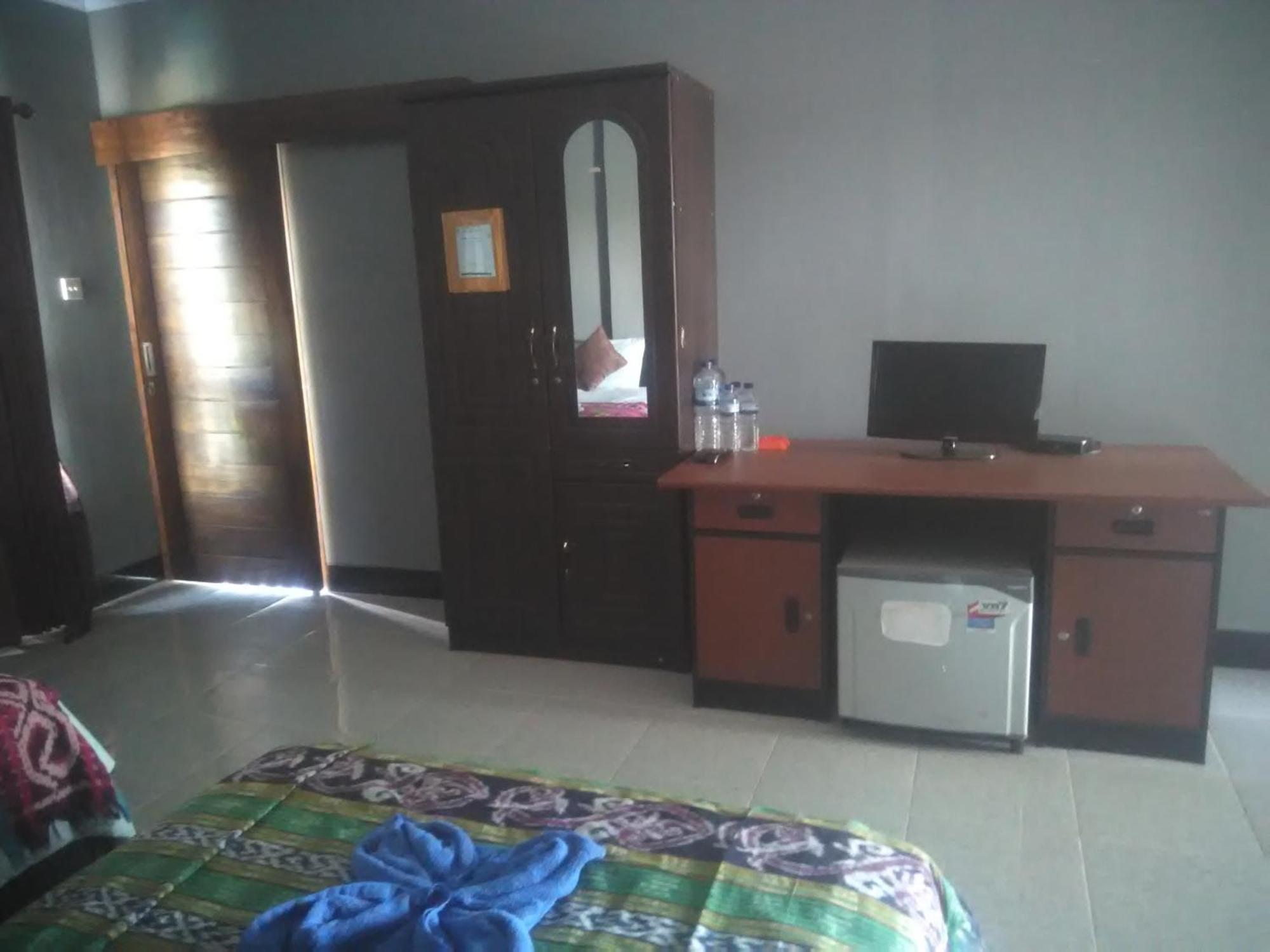 Ridho Malik Hotel Bumbang Екстериор снимка